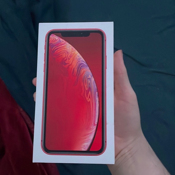 I am selling my old iPhone XR red